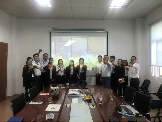 爱游戏手机版官方网站-爱游戏(中国)软件与炎墨合影